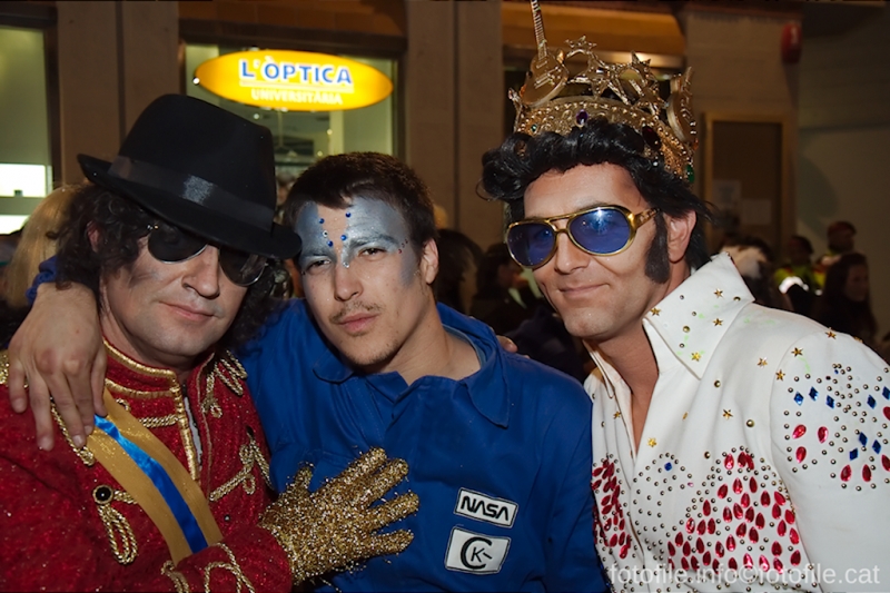 Carnaval 2014 Sitges - Rua de l'Extermini
Carnaval 2014 Sitges - Rua de l'Extermini
Keywords: Carnaval 2014 Sitges - Rua de l'Extermini