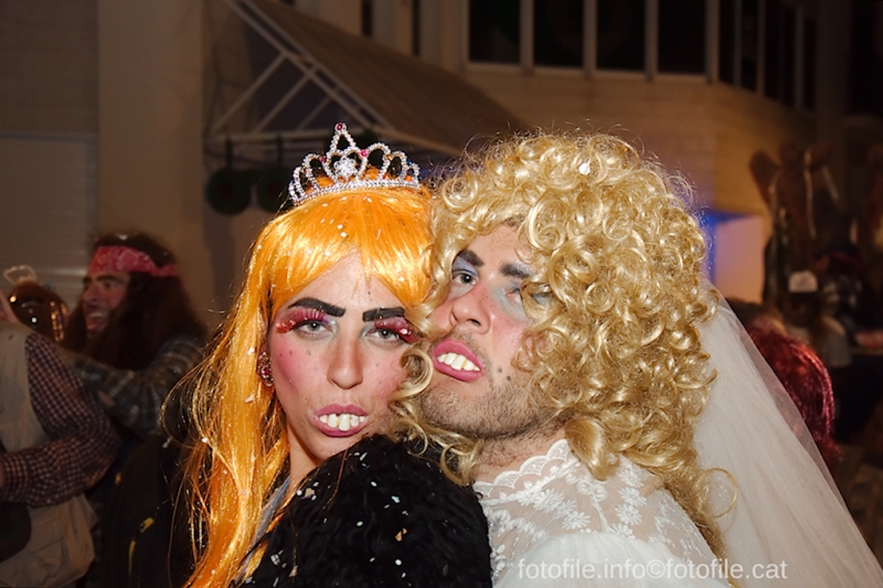 Carnaval 2014 Sitges - Rua de l'Extermini
Carnaval 2014 Sitges - Rua de l'Extermini
Keywords: Carnaval 2014 Sitges - Rua de l'Extermini