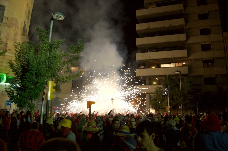 Balldefoc 2009. Vilafranca del Penedes
Imatge del Balldefoc 2009, a Vilafranca del Penedes. Nikon D50 #
Foto del Balldefoc 2009, en Vilafranca del Penedes. #

Keywords: balldefoc 2009 vilafranca
