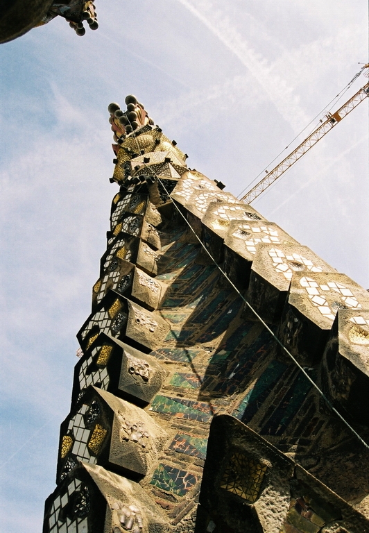 Gaudi - Sagrada Familia
Sagrada Familia. Barcelona 2003. Detalls dels campanars i agulles.
Keywords: Gaudi Sagrada Familia