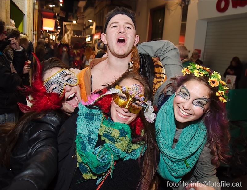 Carnaval 2014 Sitges - Rua de l'Extermini
Carnaval 2014 Sitges - Rua de l'Extermini
Keywords: Carnaval 2014 Sitges - Rua de l'Extermini