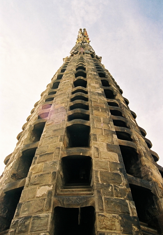 Gaudi - Sagrada Familia
Sagrada Familia. Barcelona 2003. Detalls dels campanars i agulles.
Keywords: Gaudi Sagrada Familia