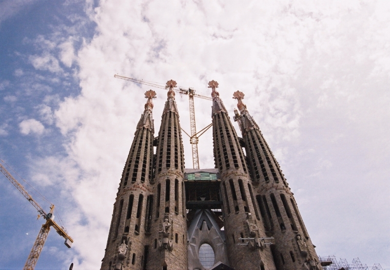 Gaudi - Sagrada Familia
Sagrada Familia. Barcelona 2003. Exteriors del temple.
Keywords: Gaudi Sagrada Familia